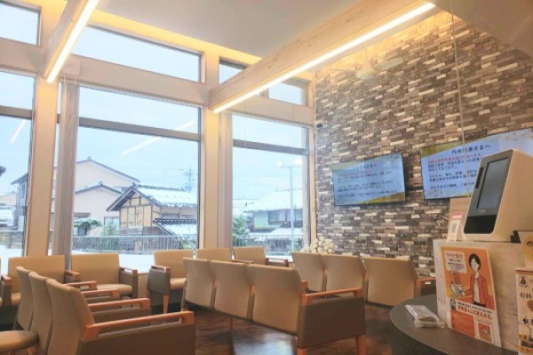 開放的な待合スペース